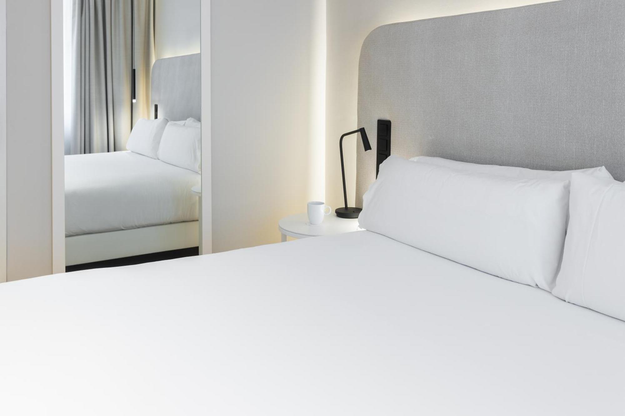 รอยัล รัมบลาส Hotel บาร์เซโลนา ภายนอก รูปภาพ