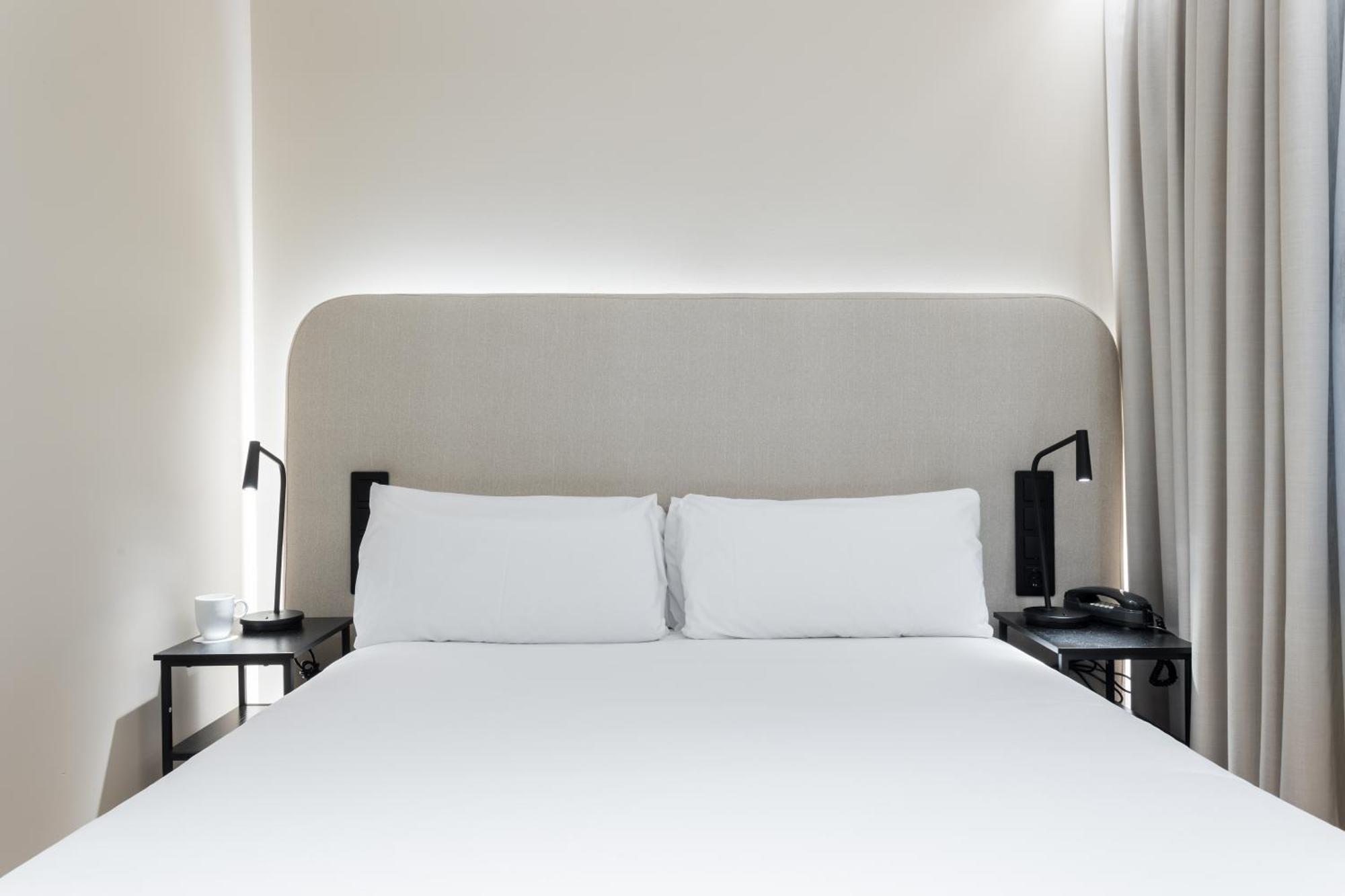รอยัล รัมบลาส Hotel บาร์เซโลนา ภายนอก รูปภาพ