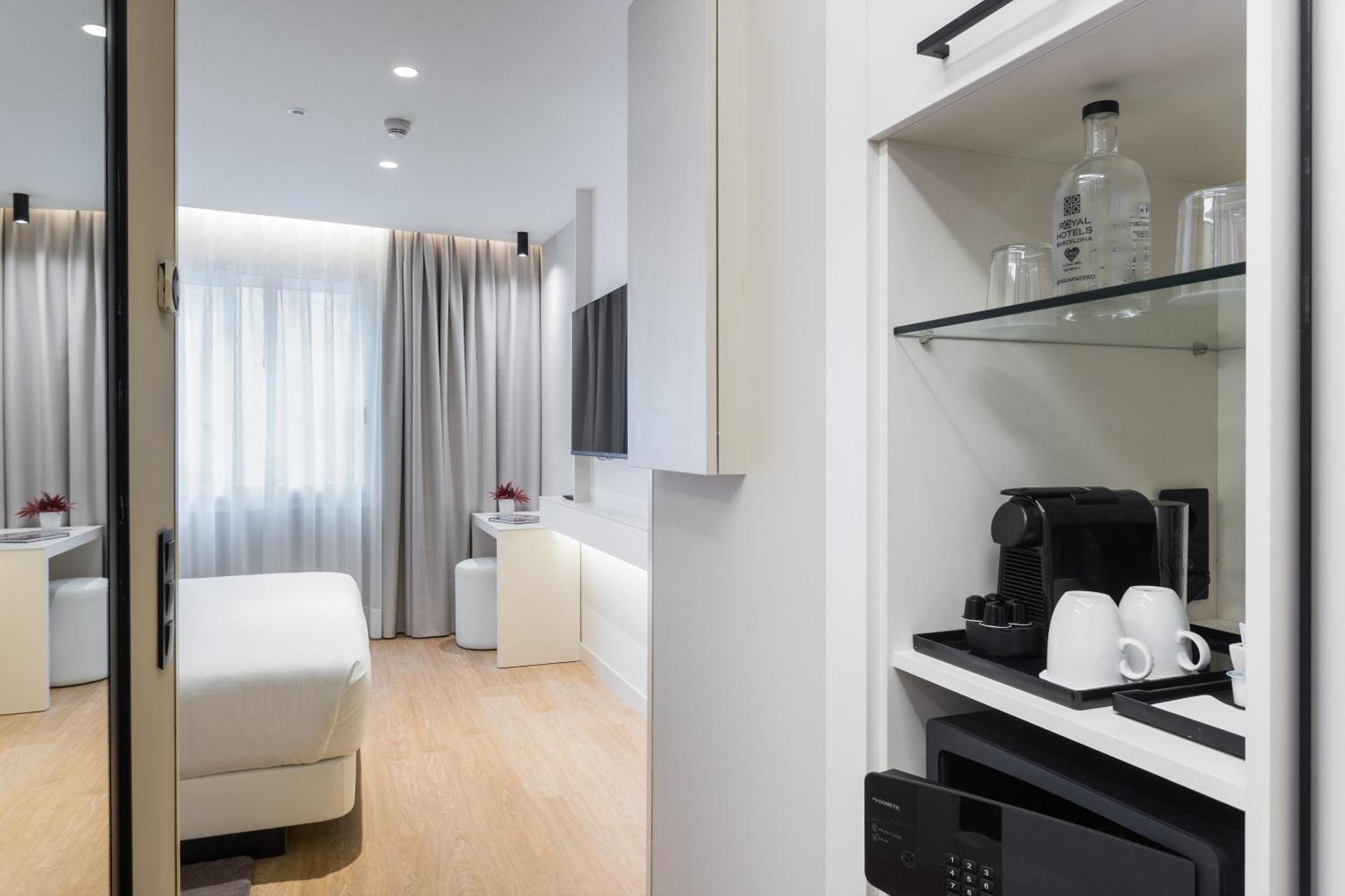 รอยัล รัมบลาส Hotel บาร์เซโลนา ภายนอก รูปภาพ